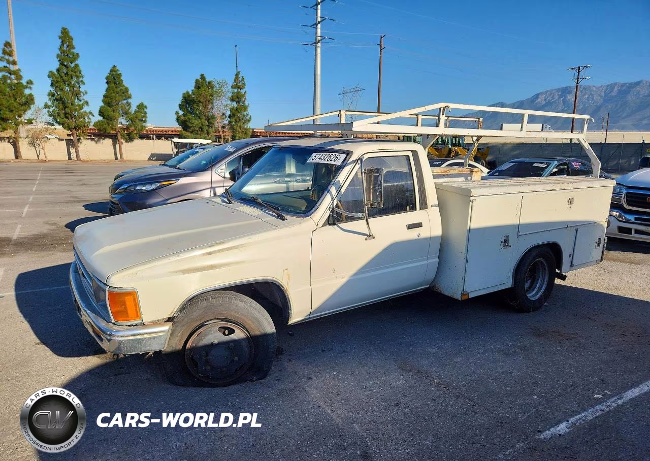 1987 Toyota Pickup Cab Chassis Rn55