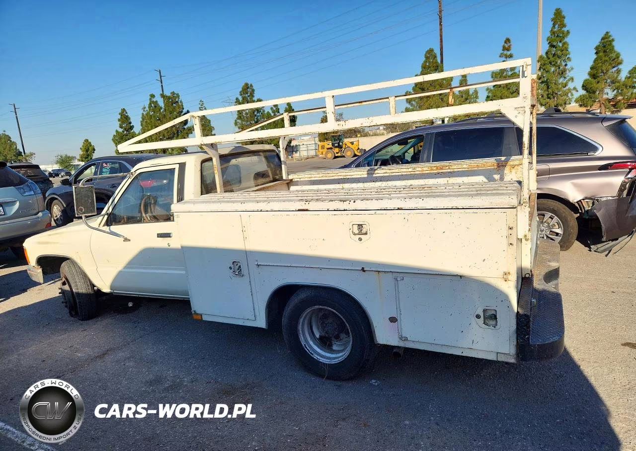 1987 Toyota Pickup Cab Chassis Rn55 VIN:JT5RN55T2H7008737 - 2