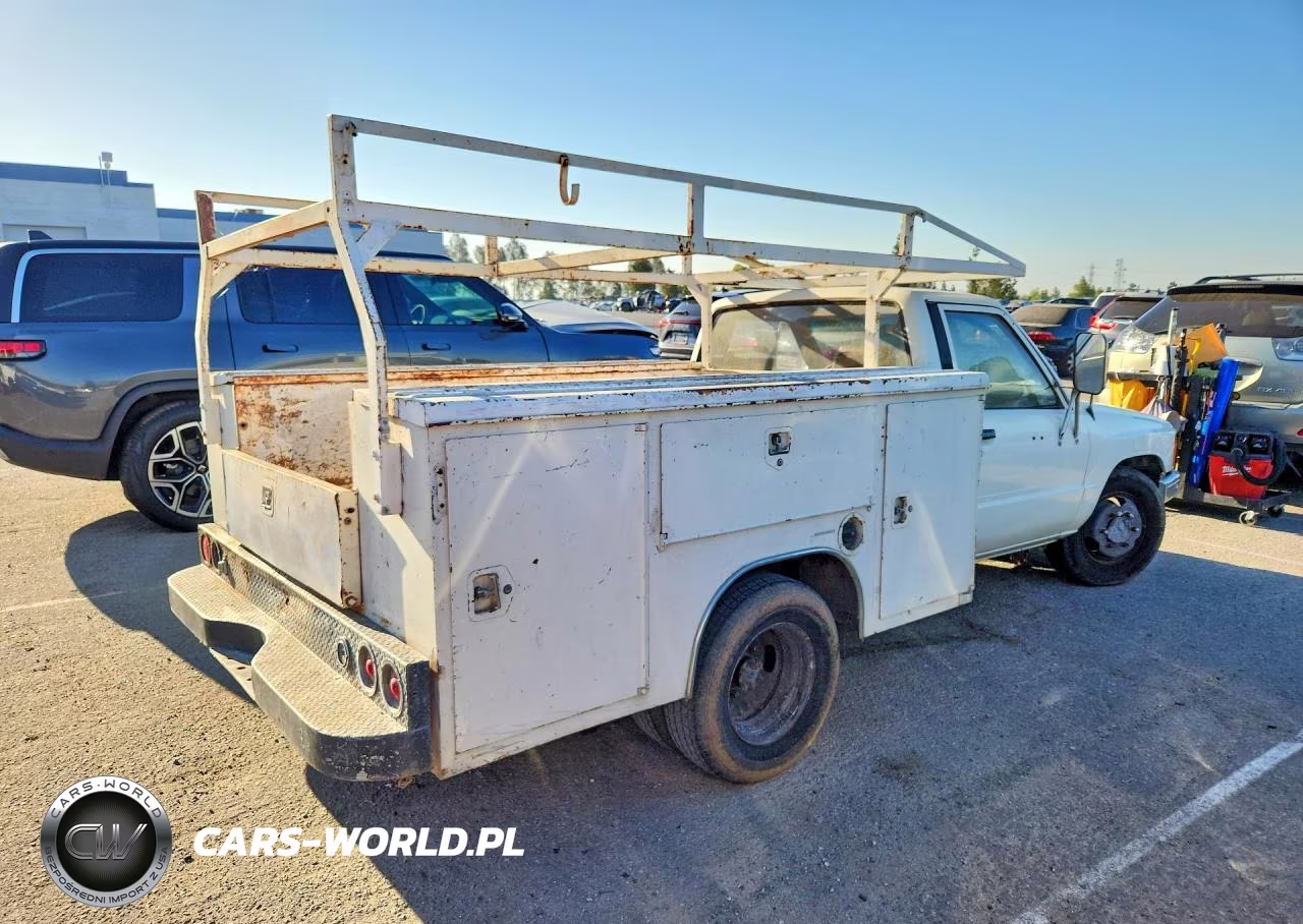 1987 Toyota Pickup Cab Chassis Rn55 VIN:JT5RN55T2H7008737 - 3