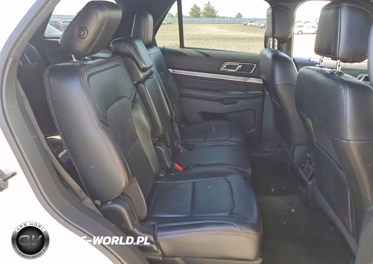 2016 Ford Explorer Sport VIN:1FM5K8GT0GGB42814 - 11