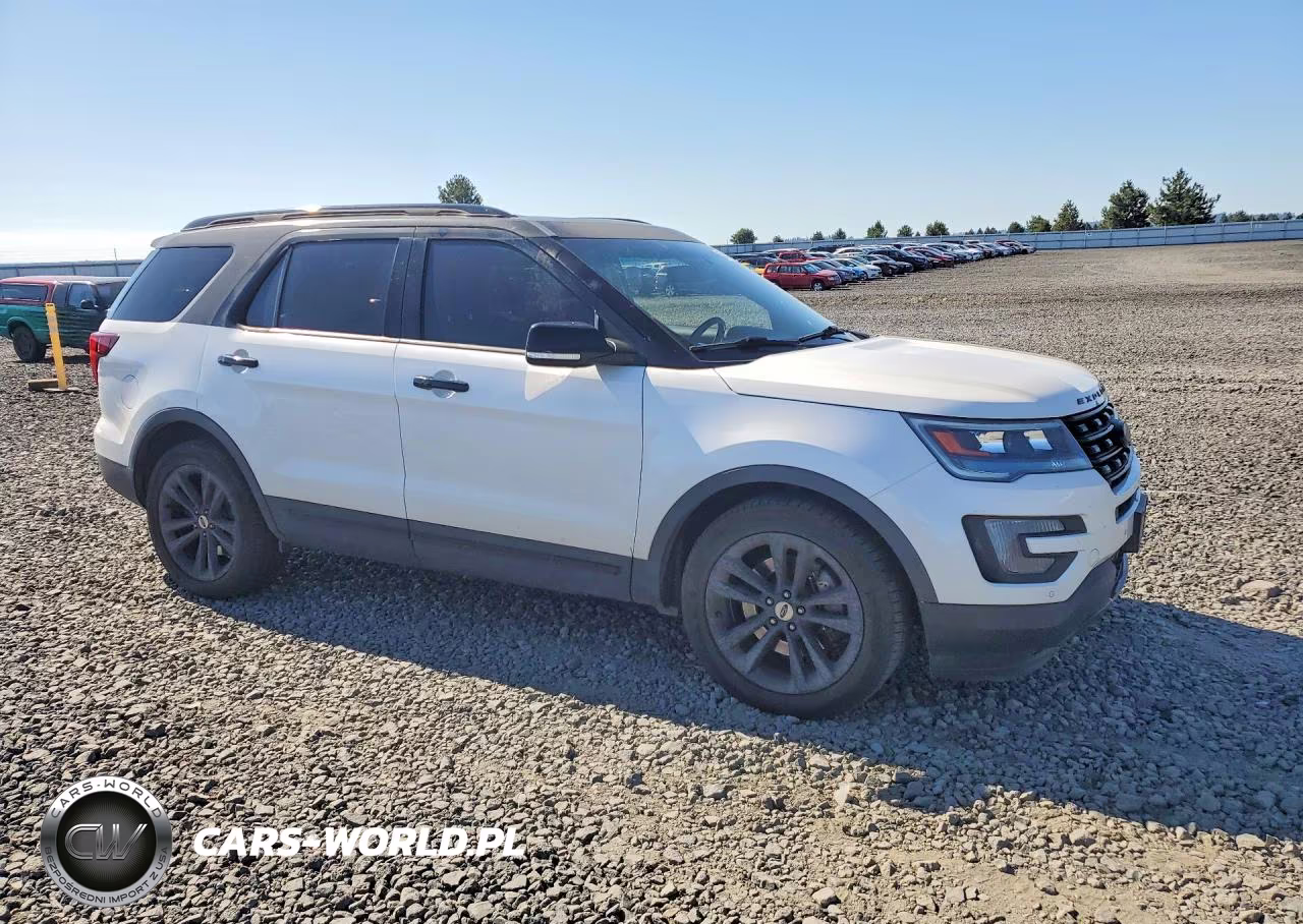 2016 Ford Explorer Sport VIN:1FM5K8GT0GGB42814 - 4