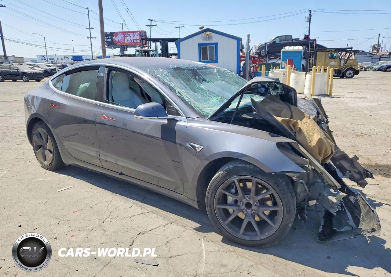 2018 Tesla Model 3 VIN:5YJ3E1EA2JF166660 - 4