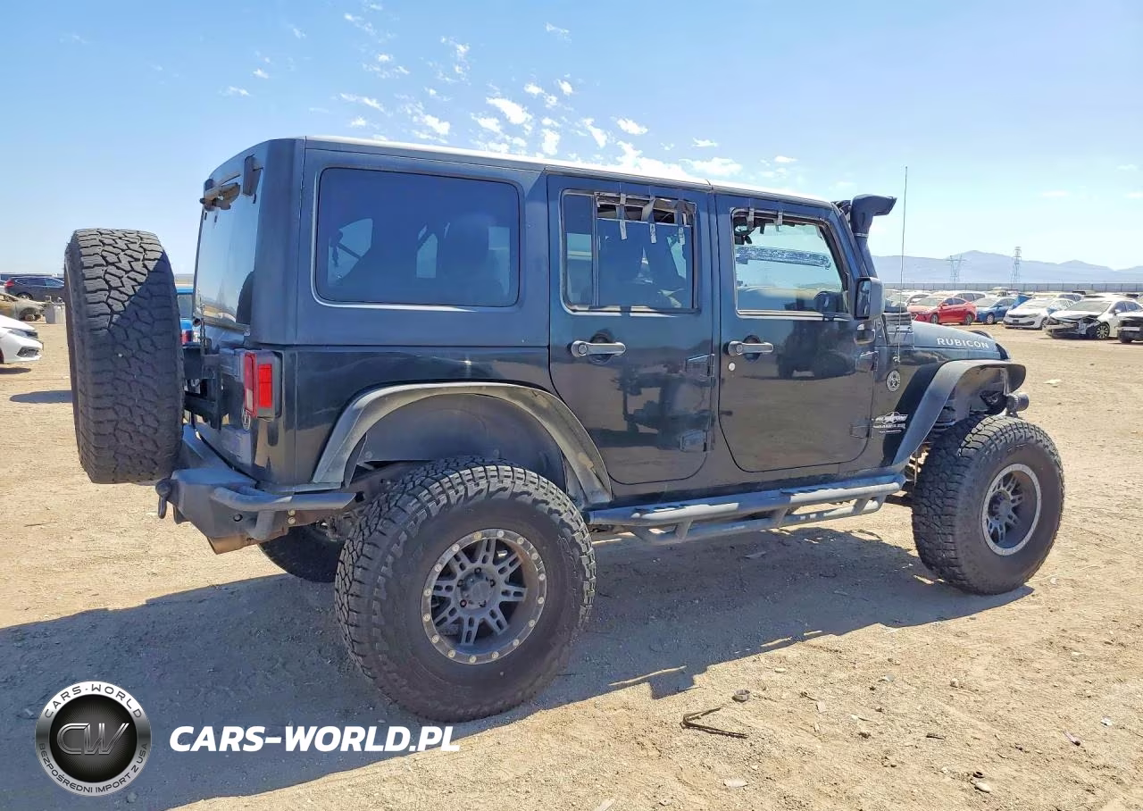 2012 Jeep Wrangler Unlimited Rubicon VIN:1C4BJWFGXCL178580 - 3
