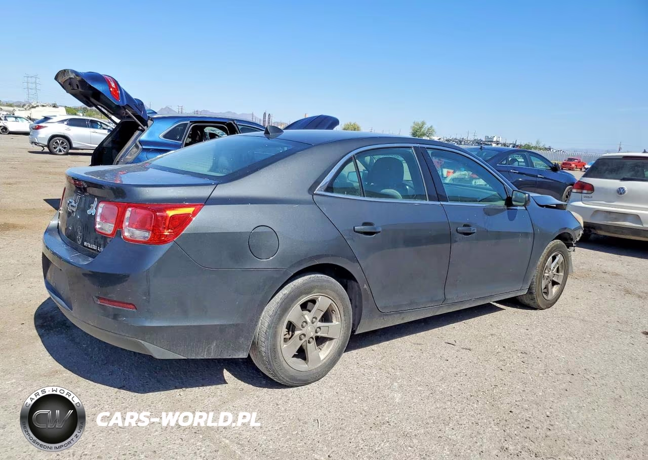 2014 Chevrolet Malibu Ls VIN:1G11B5SLXEF285905 - 3