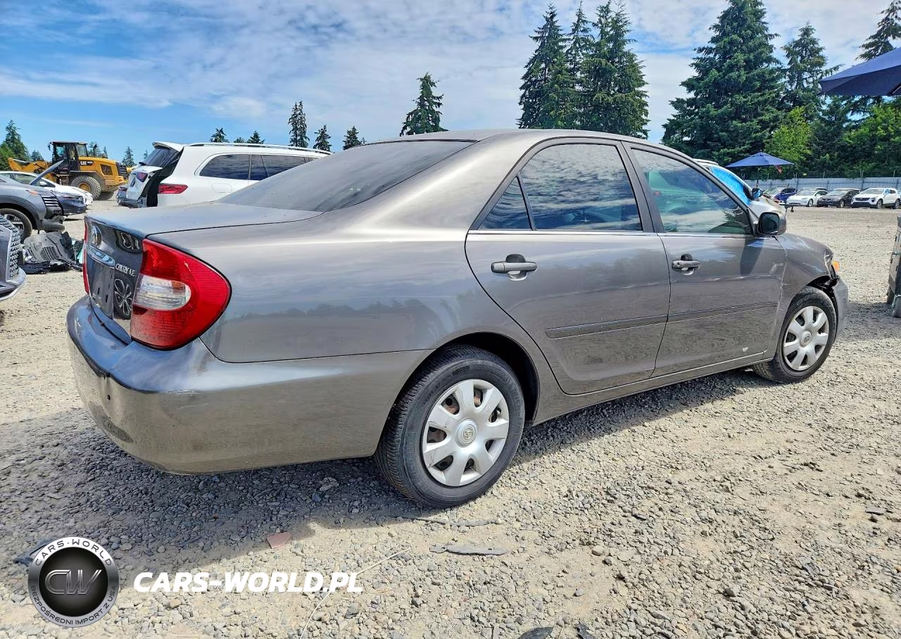 2004 Toyota Camry Le VIN:JTDBE32K340297653 - 3