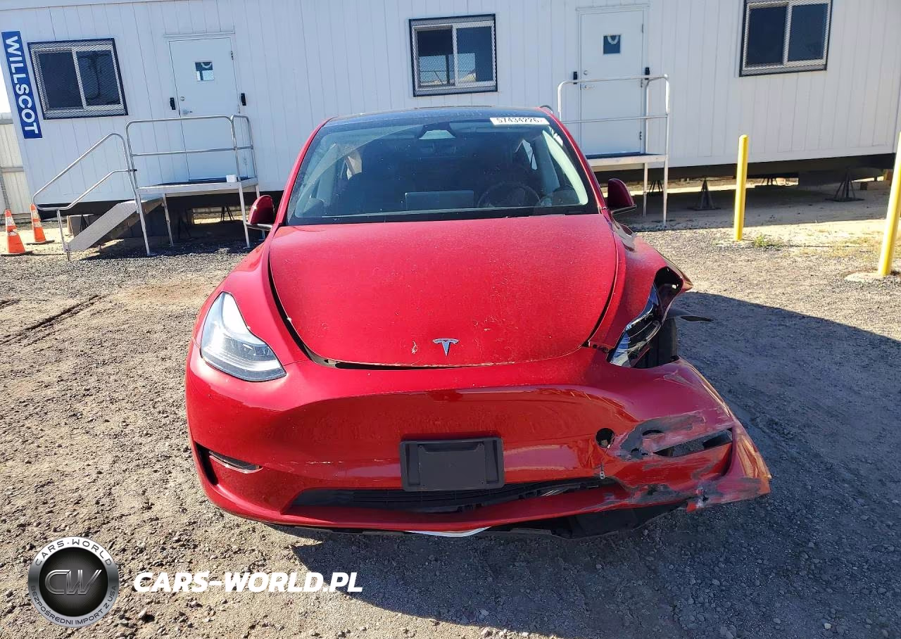 2023 Tesla Model Y VIN:7SAYGDEE8PF928230 - 5