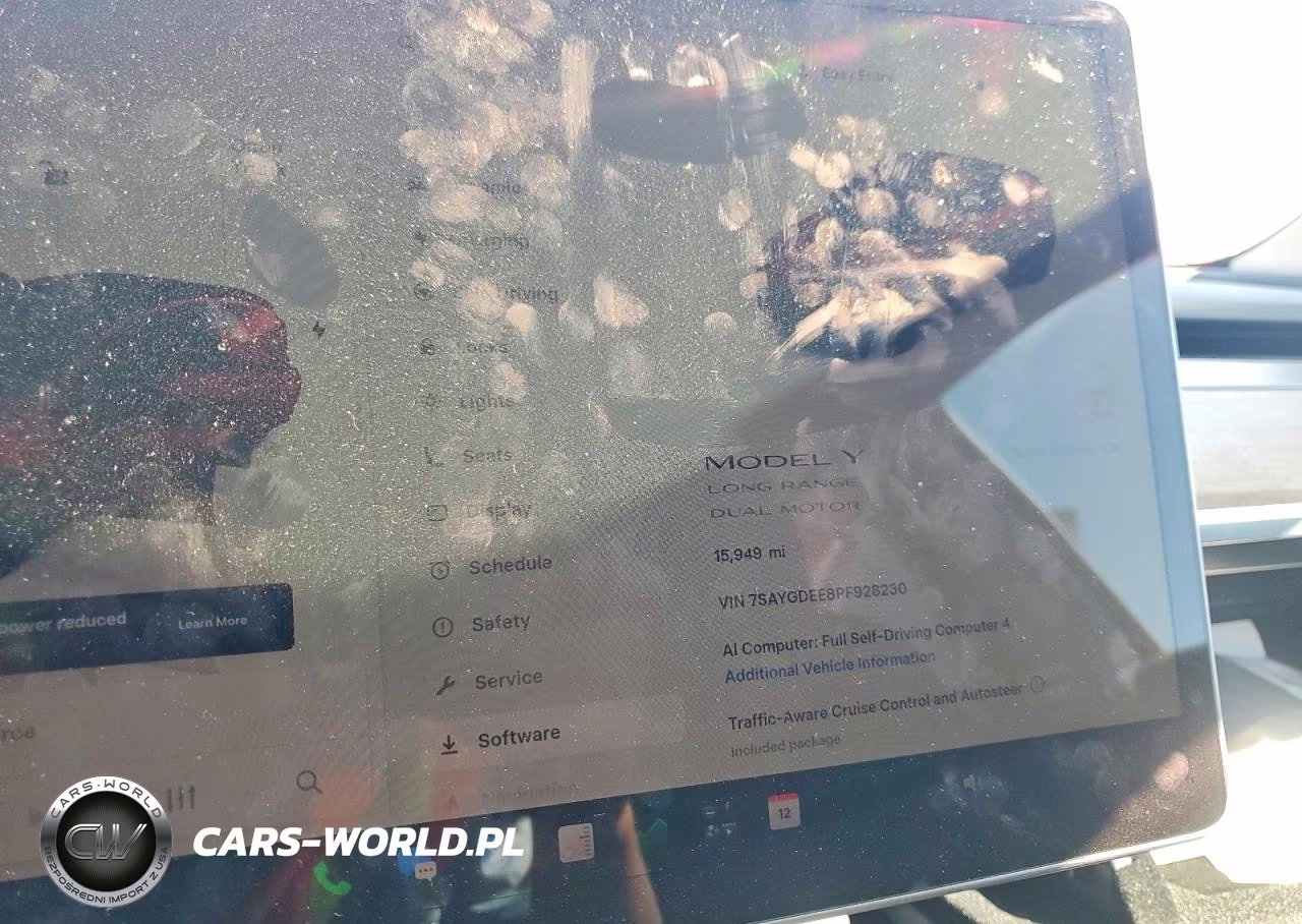 2023 Tesla Model Y VIN:7SAYGDEE8PF928230 - 9