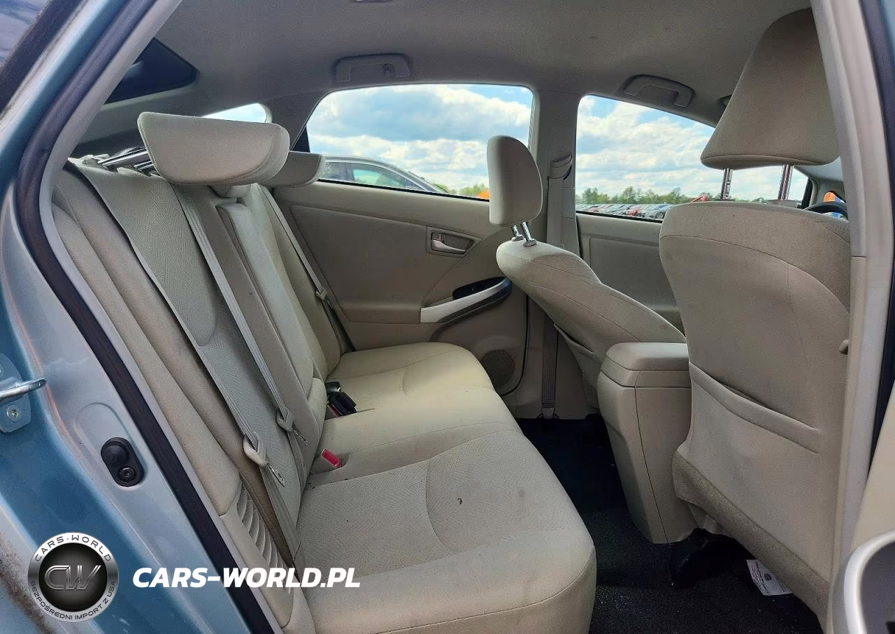 2014 Toyota Prius Three VIN:JTDKN3DU3E1754004 - 10