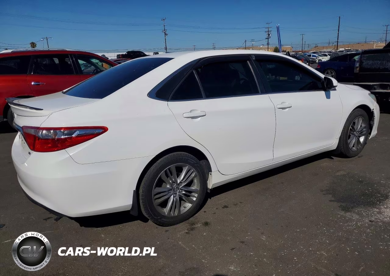 2016 Toyota Camry Se VIN:4T1BF1FK4GU160600 - 3