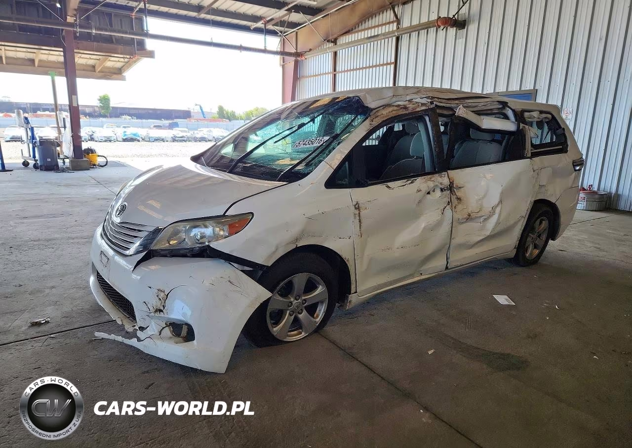 2015 Toyota Sienna L 7-Passenger – zdjęcie 1 z 13