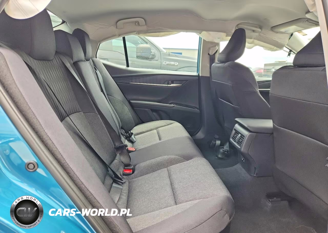 2026 Toyota Camry Le VIN:4T1DAACK4TU748793 - 10
