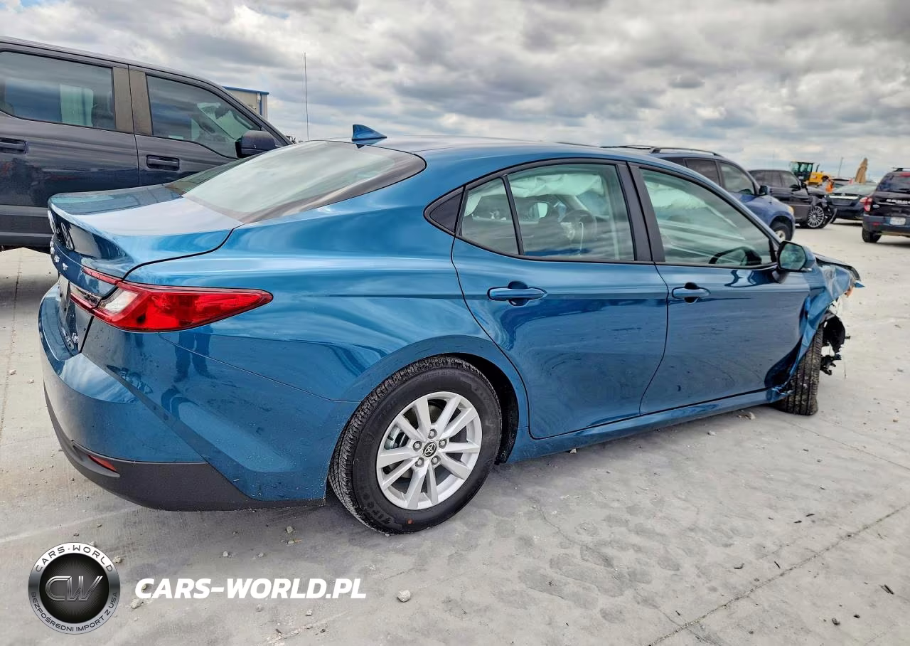 2026 Toyota Camry Le VIN:4T1DAACK4TU748793 - 3