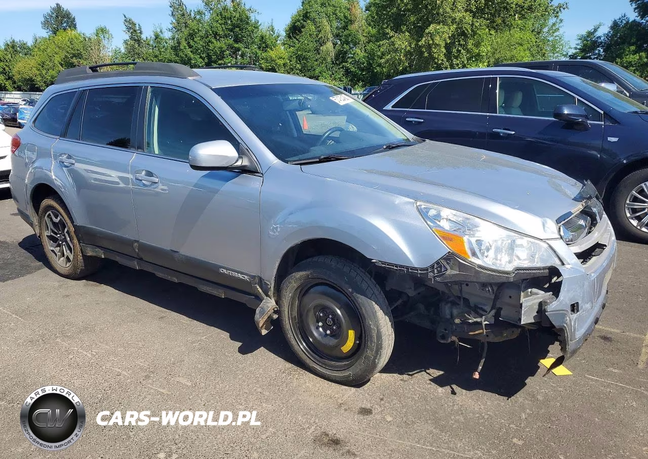 2013 Subaru Outback 2.5I Premium VIN:4S4BRBCC9D3262907 - 4