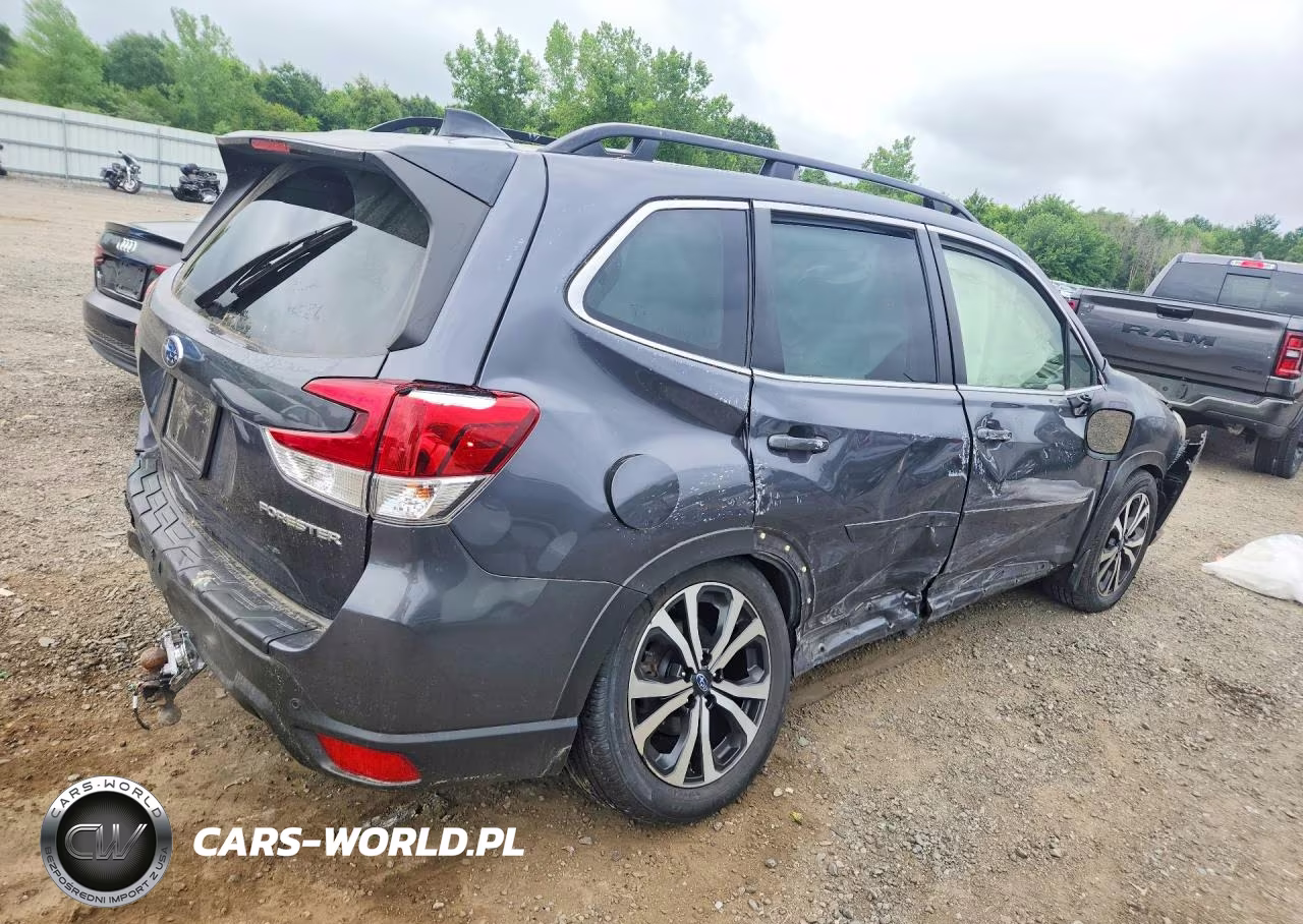 2024 Subaru Forester Limited VIN:JF2SKALC8RH424878 - 3