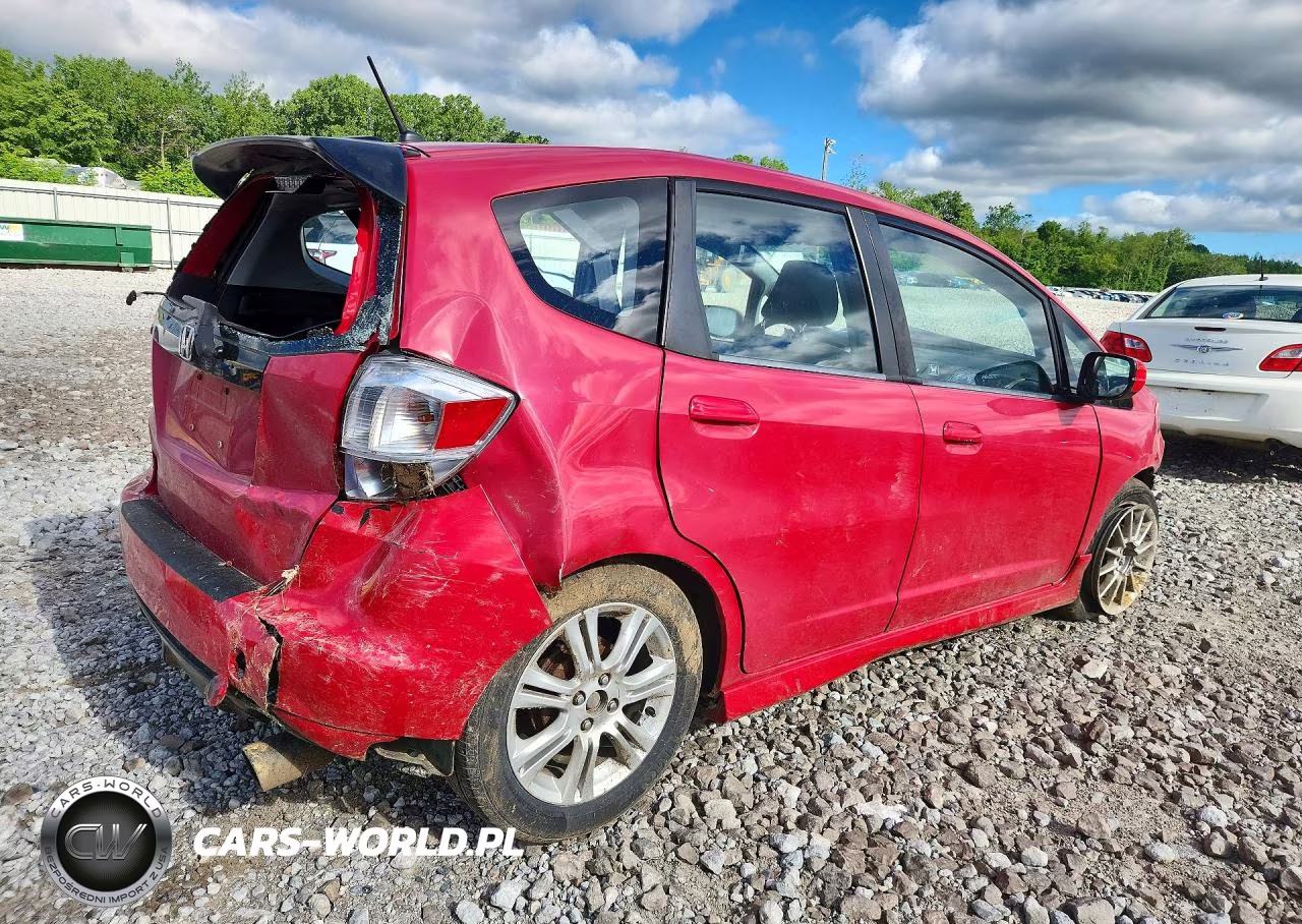 2010 Honda Fit Sport VIN:JHMGE8H43AS002240 - 3