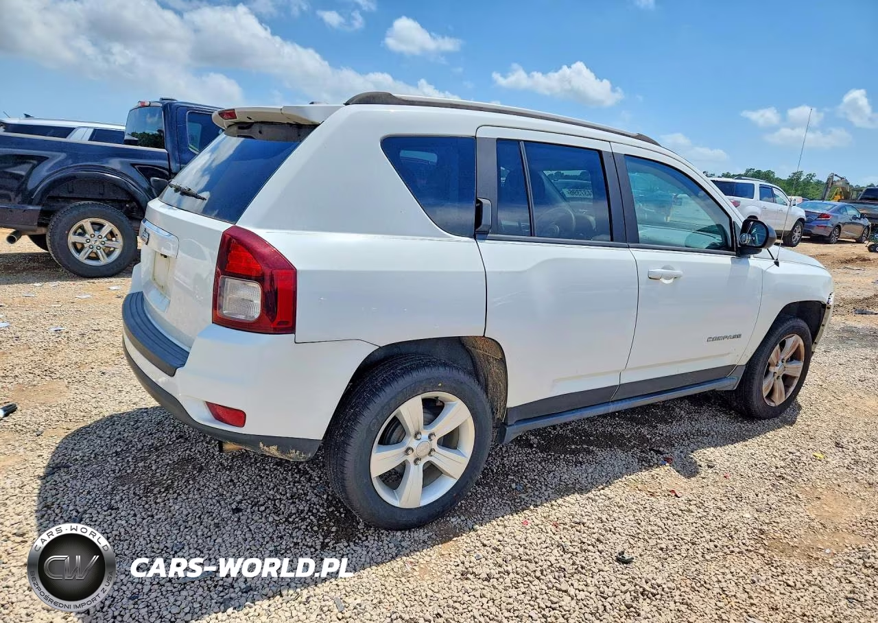 2016 Jeep Compass Sport VIN:1C4NJCBA0GD609330 - 3