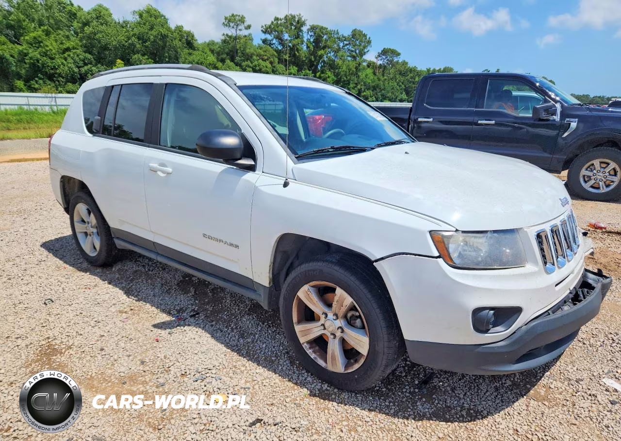2016 Jeep Compass Sport VIN:1C4NJCBA0GD609330 - 4