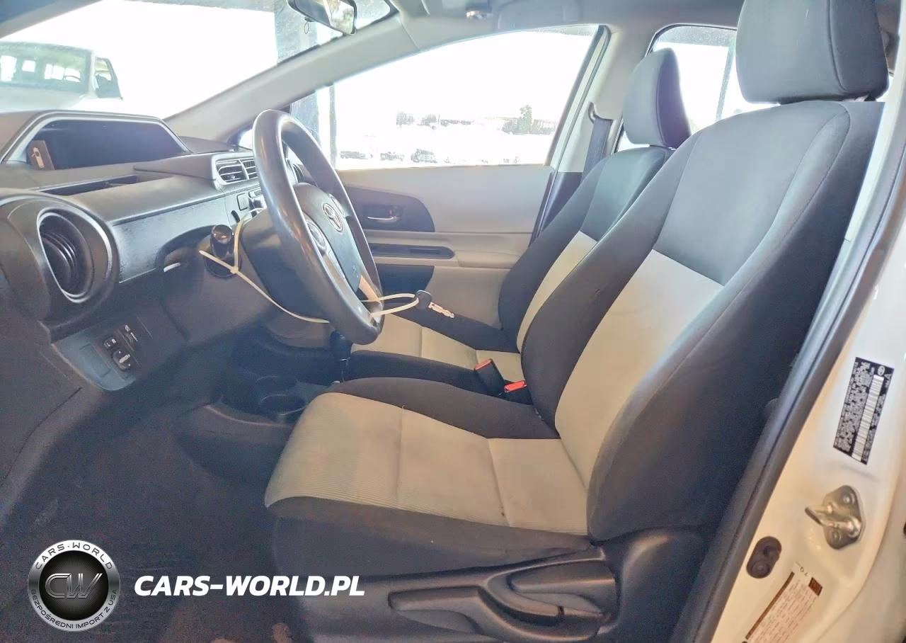 2013 Toyota Prius C Two VIN:JTDKDTB32D1542352 - 7