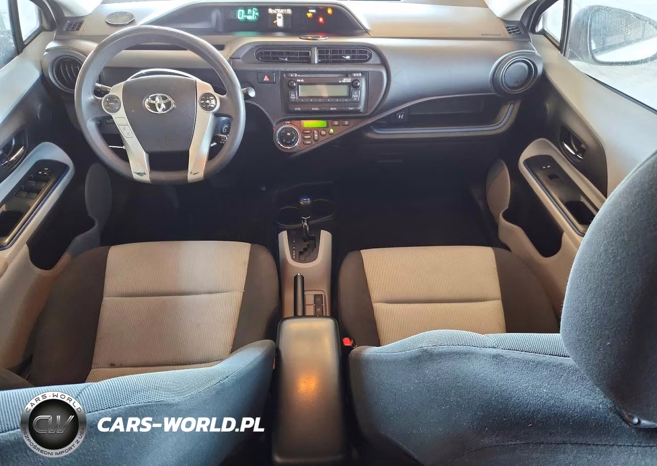 2013 Toyota Prius C Two VIN:JTDKDTB32D1542352 - 8