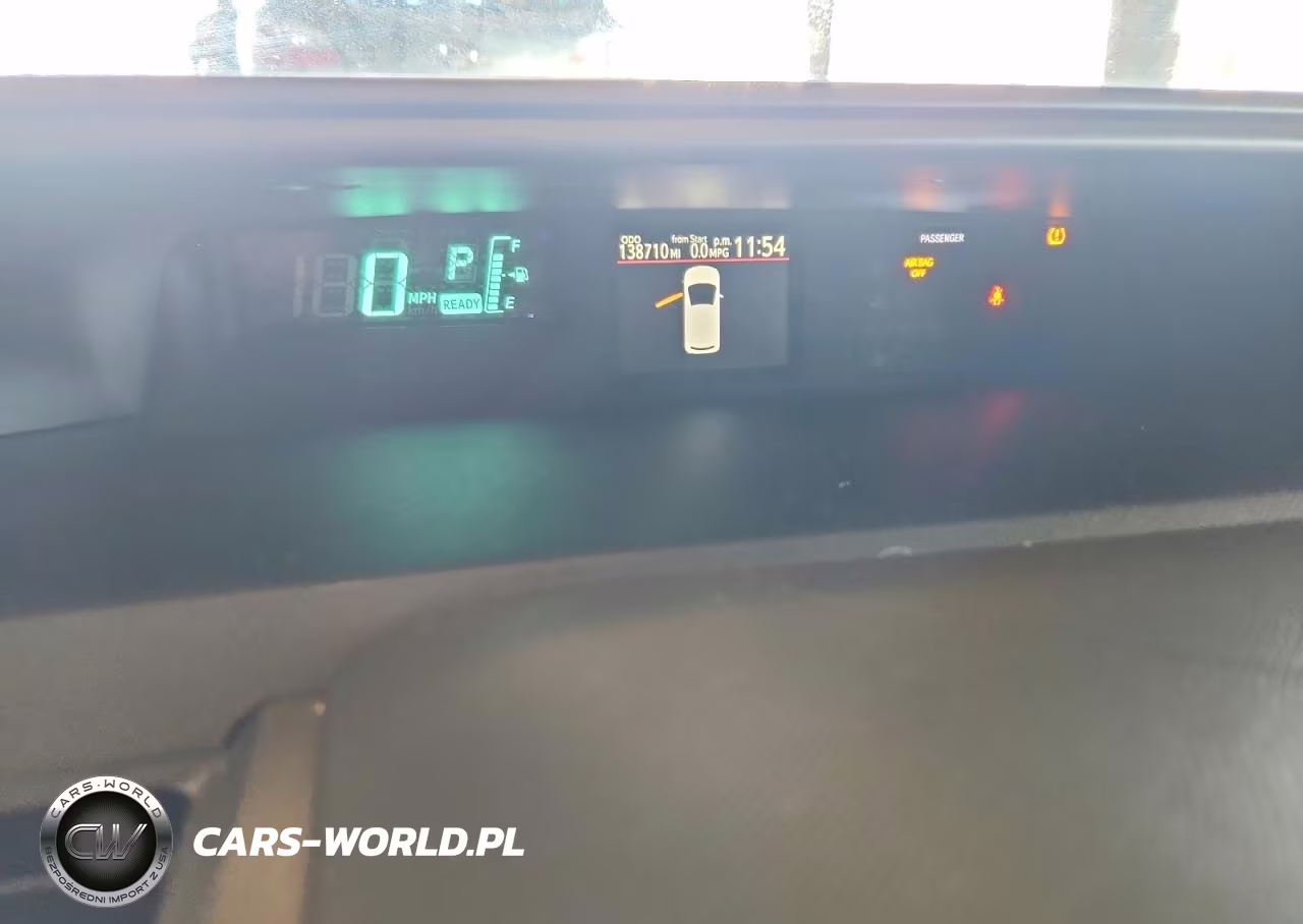 2013 Toyota Prius C Two VIN:JTDKDTB32D1542352 - 9