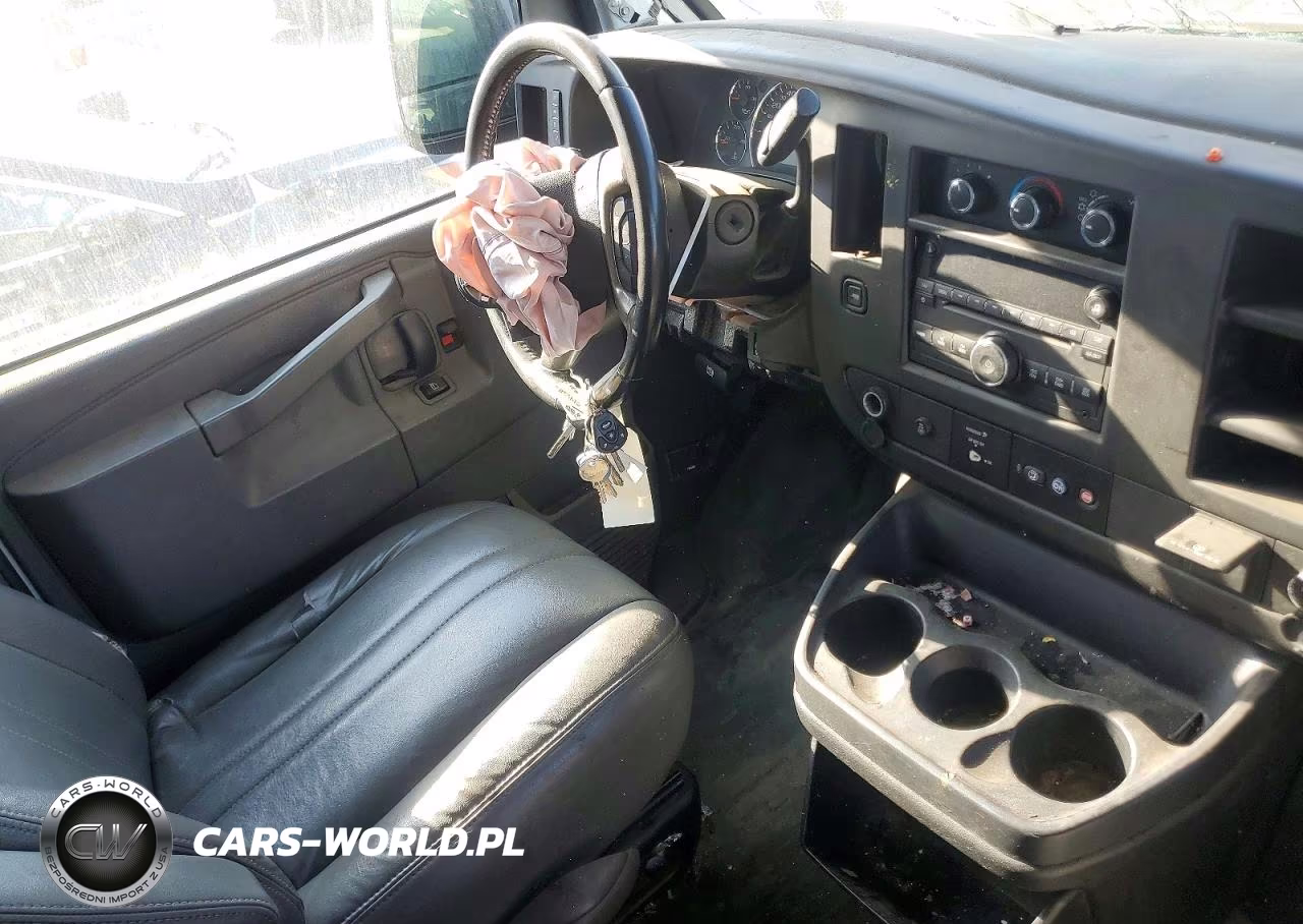 2017 Chevrolet Express G3500 VIN:1GCZGGFF3H1192317 - 8