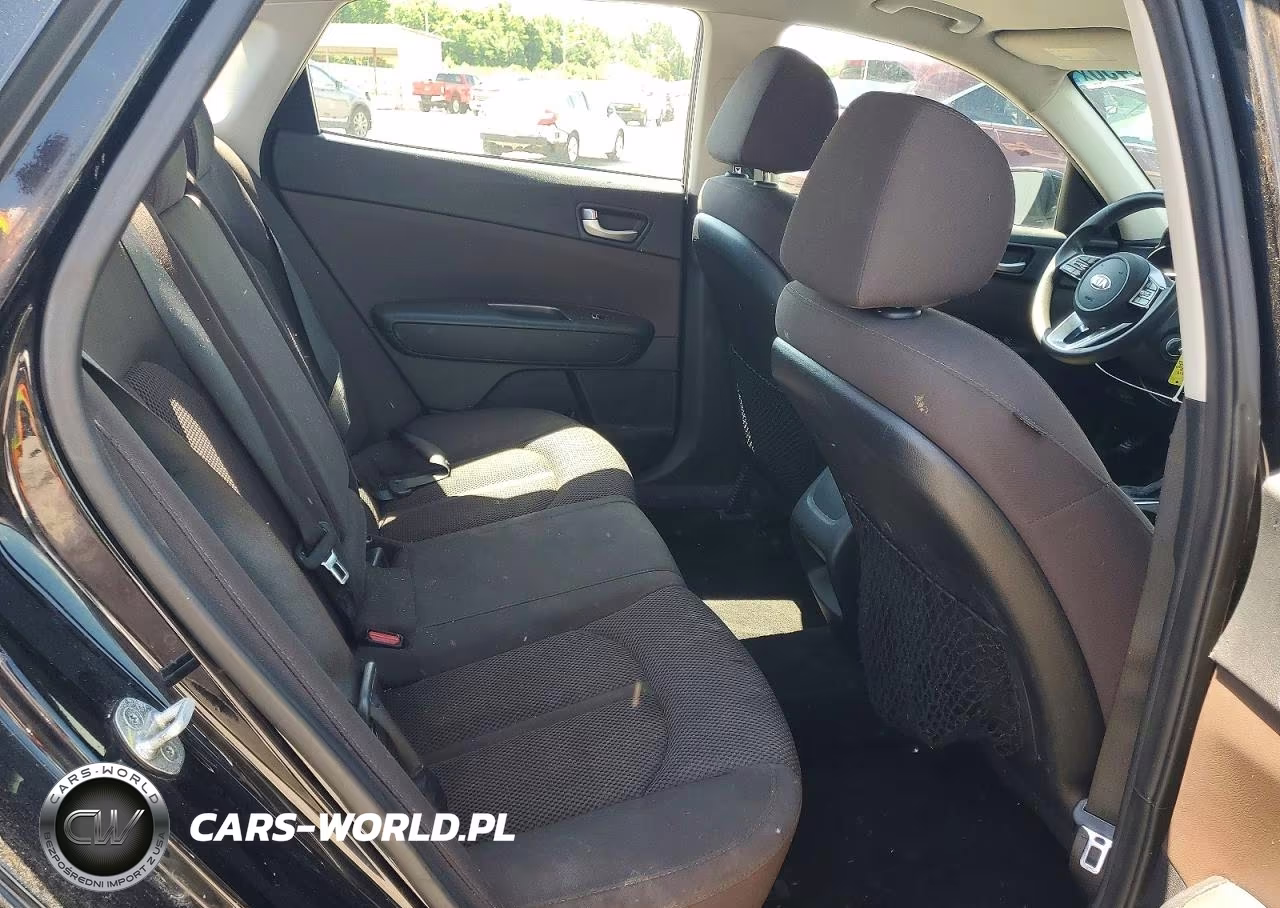 2019 Kia Optima Lx VIN:5XXGT4L34KG299965 - 10