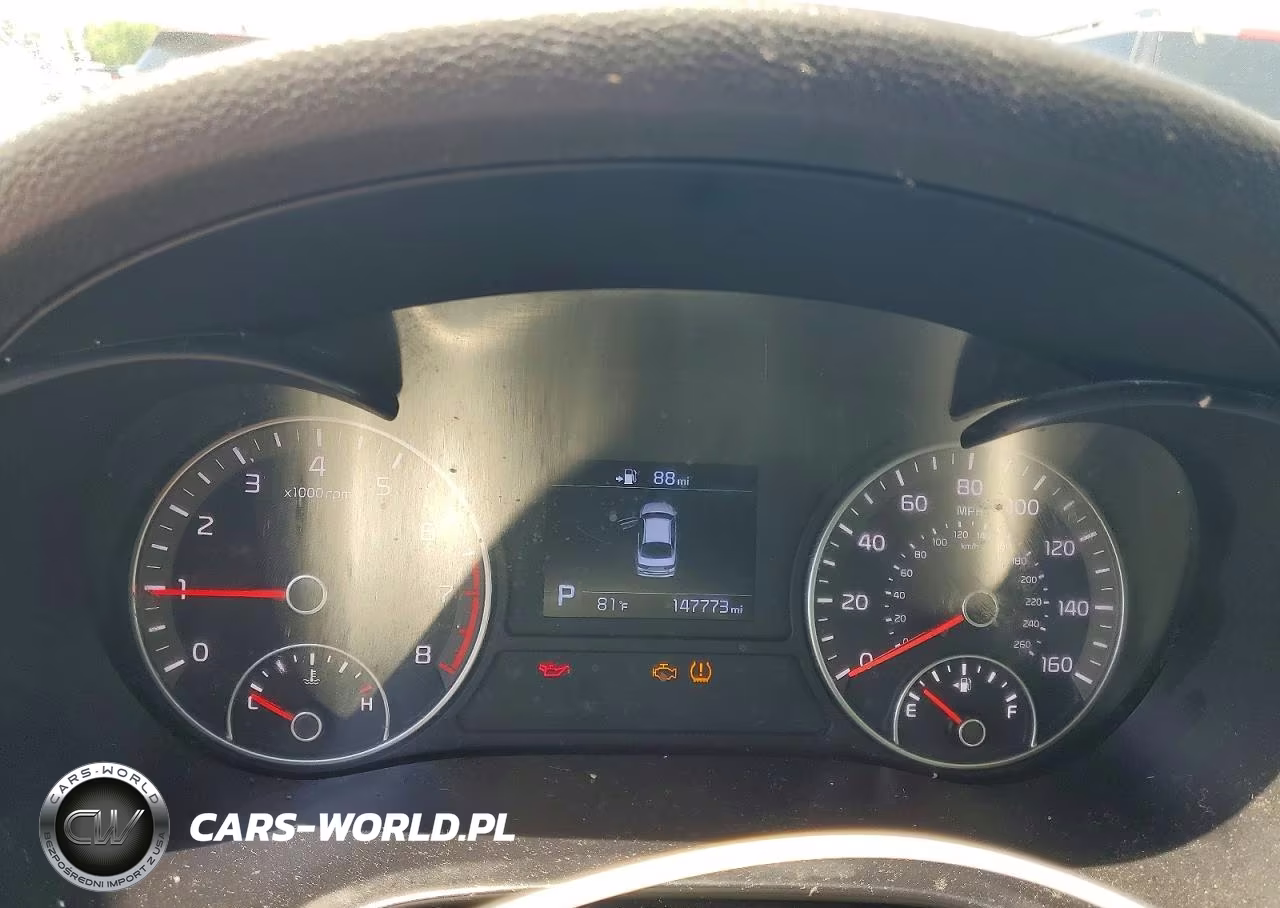 2019 Kia Optima Lx VIN:5XXGT4L34KG299965 - 9