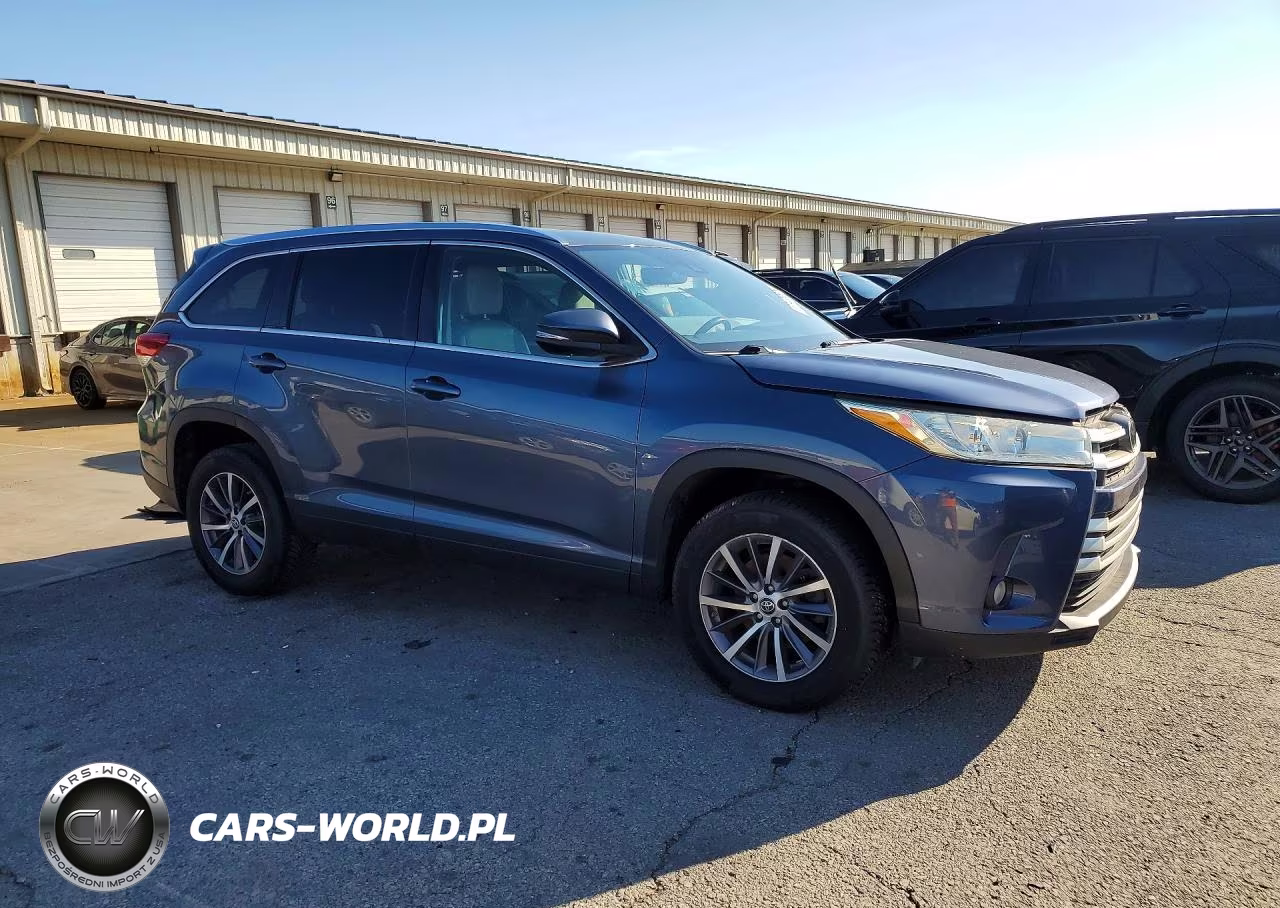 2019 Toyota Highlander Xle VIN:5TDKZRFH9KS297768 - 4