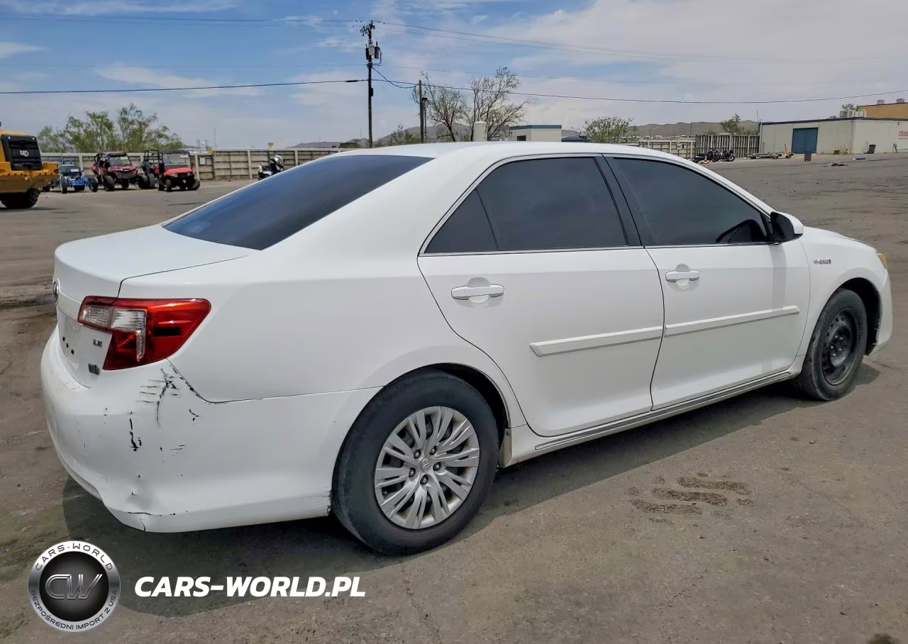 2014 Toyota Camry Hybrid Le VIN:4T1BD1FK4EU108483 - 3