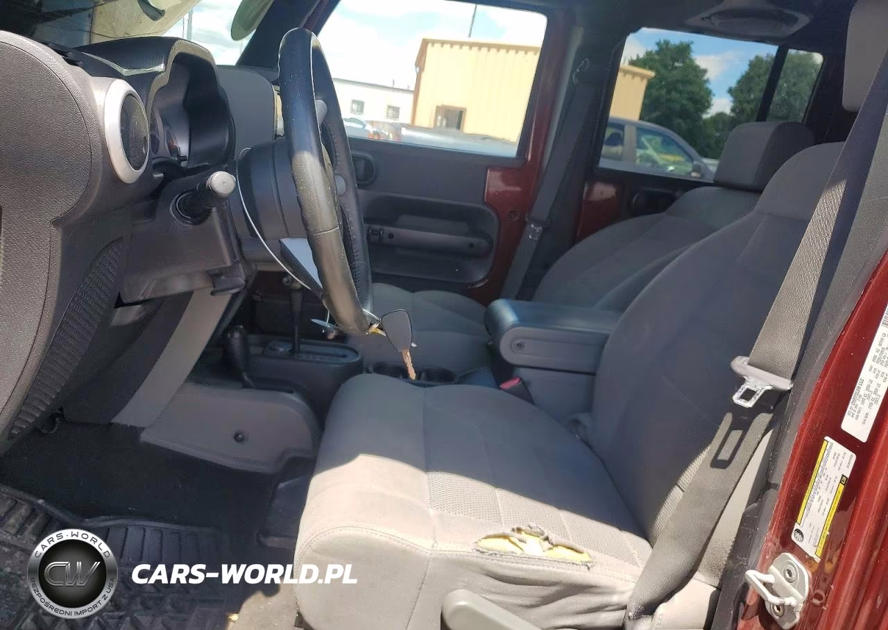 2008 Jeep Wrangler Unlimited Sahara VIN:1J4GA59178L651005 - 7