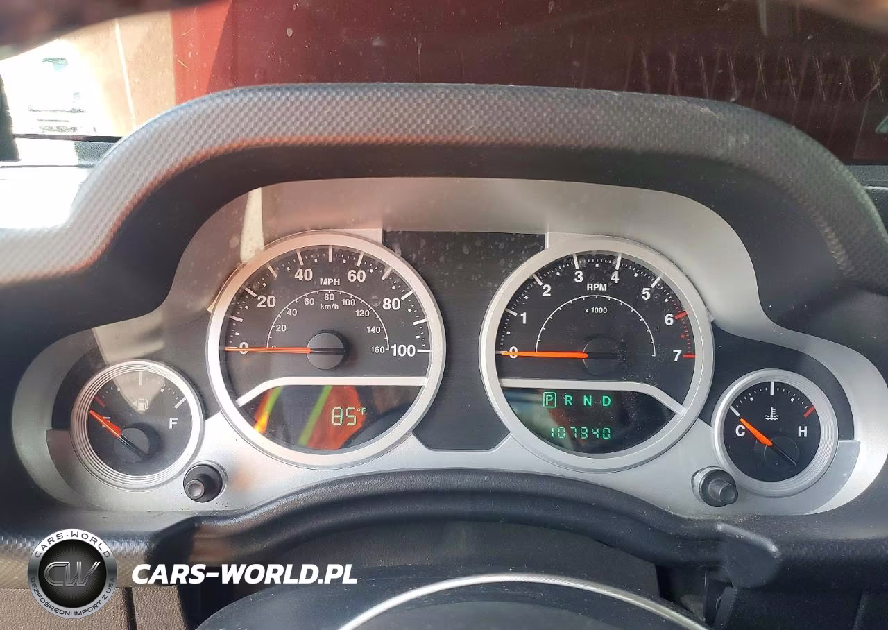 2008 Jeep Wrangler Unlimited Sahara VIN:1J4GA59178L651005 - 9
