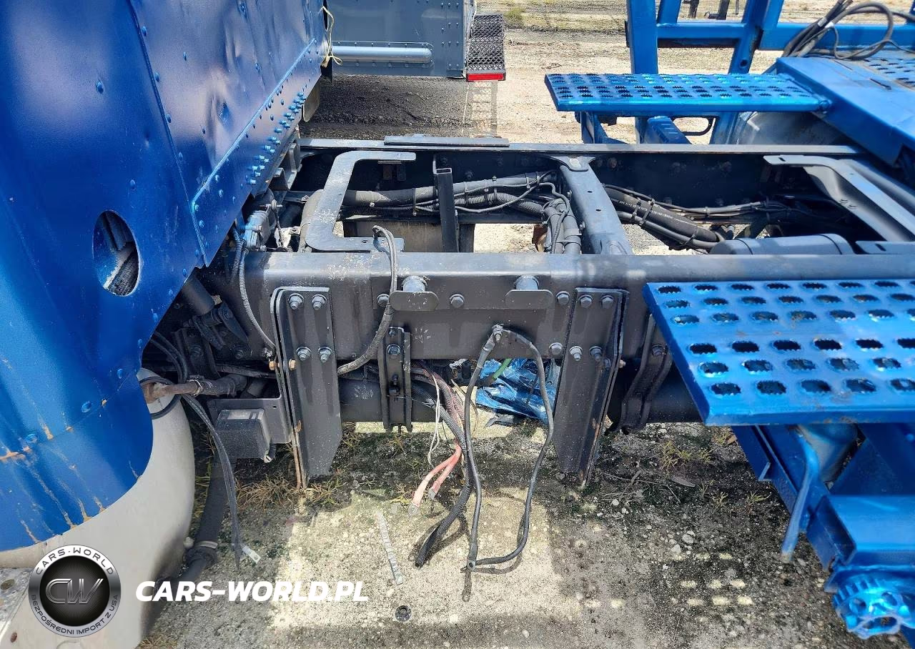 2000 Freightliner Conventional Fld120 VIN:1FVNDXYB4YDG18345 - 10