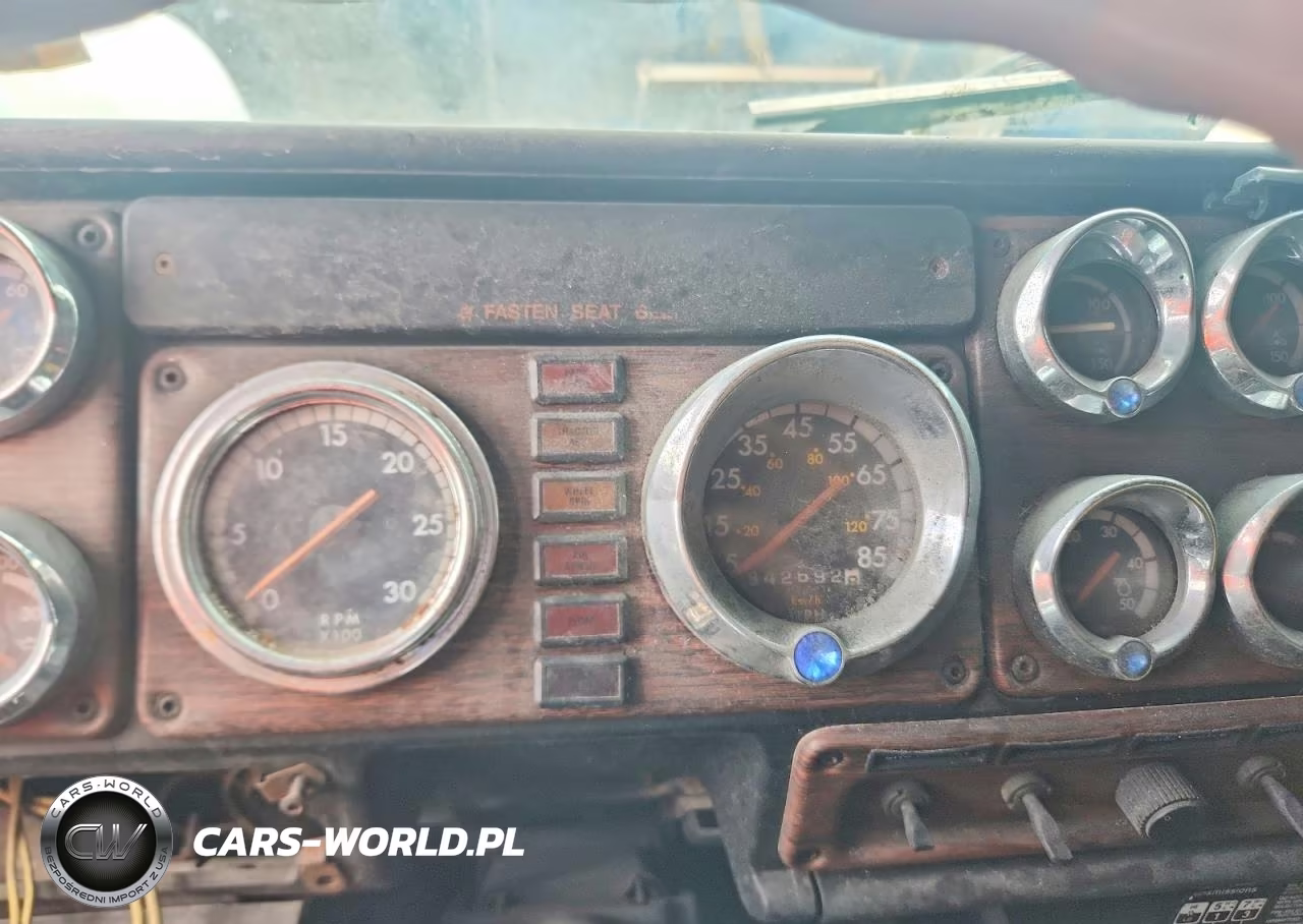 2000 Freightliner Conventional Fld120 VIN:1FVNDXYB4YDG18345 - 8