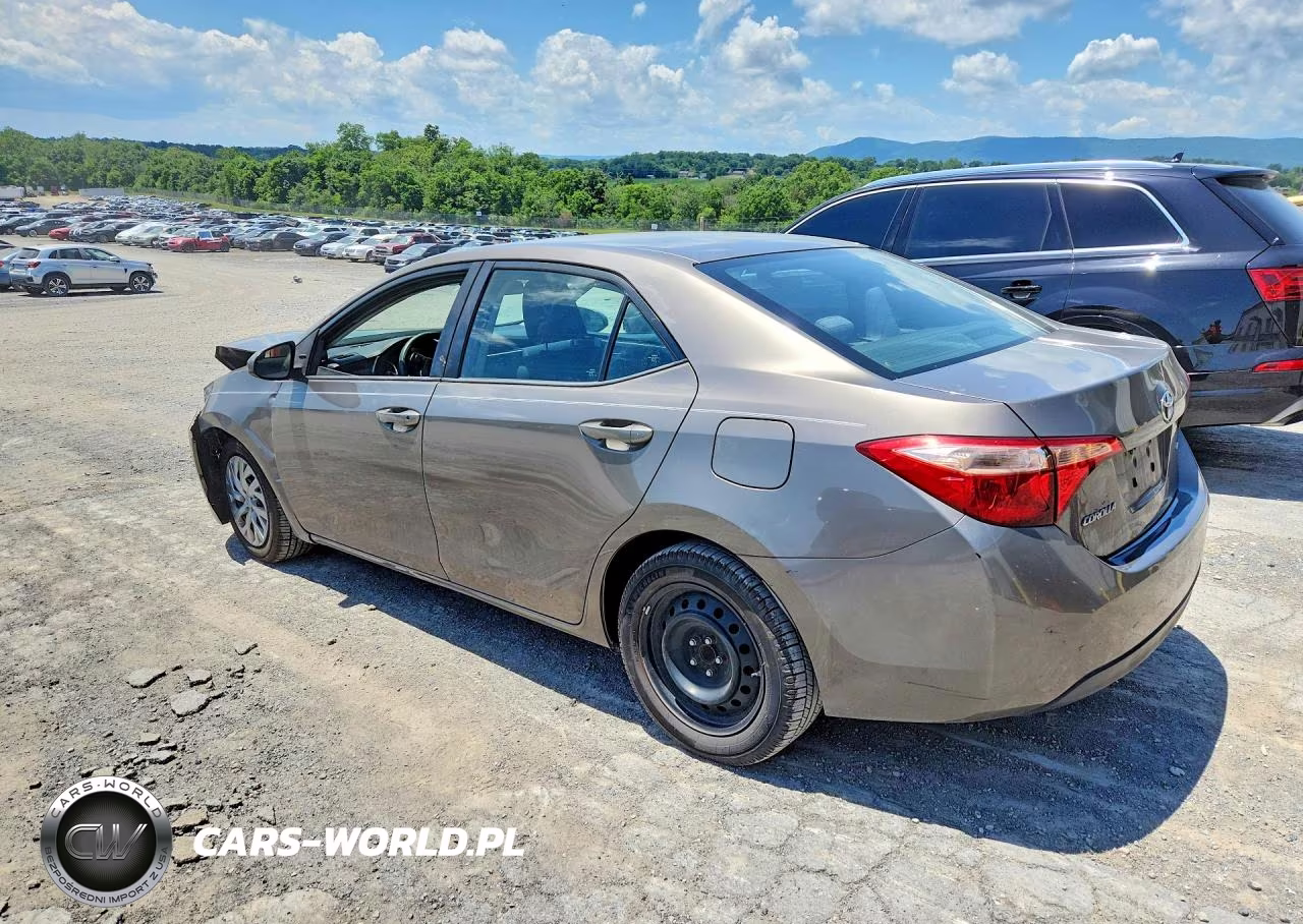 2017 Toyota Corolla Le VIN:2T1BURHE7HC832759 - 2