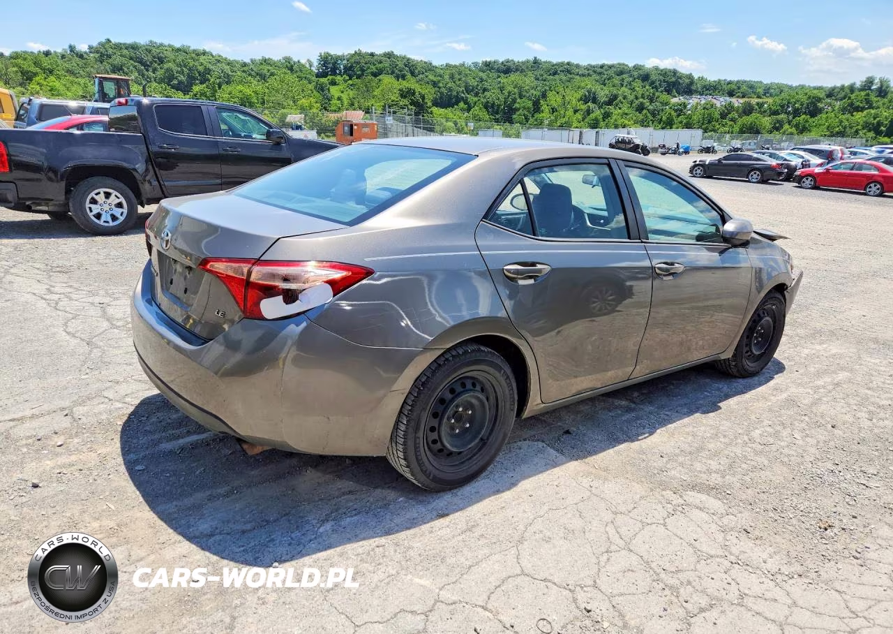 2017 Toyota Corolla Le VIN:2T1BURHE7HC832759 - 3