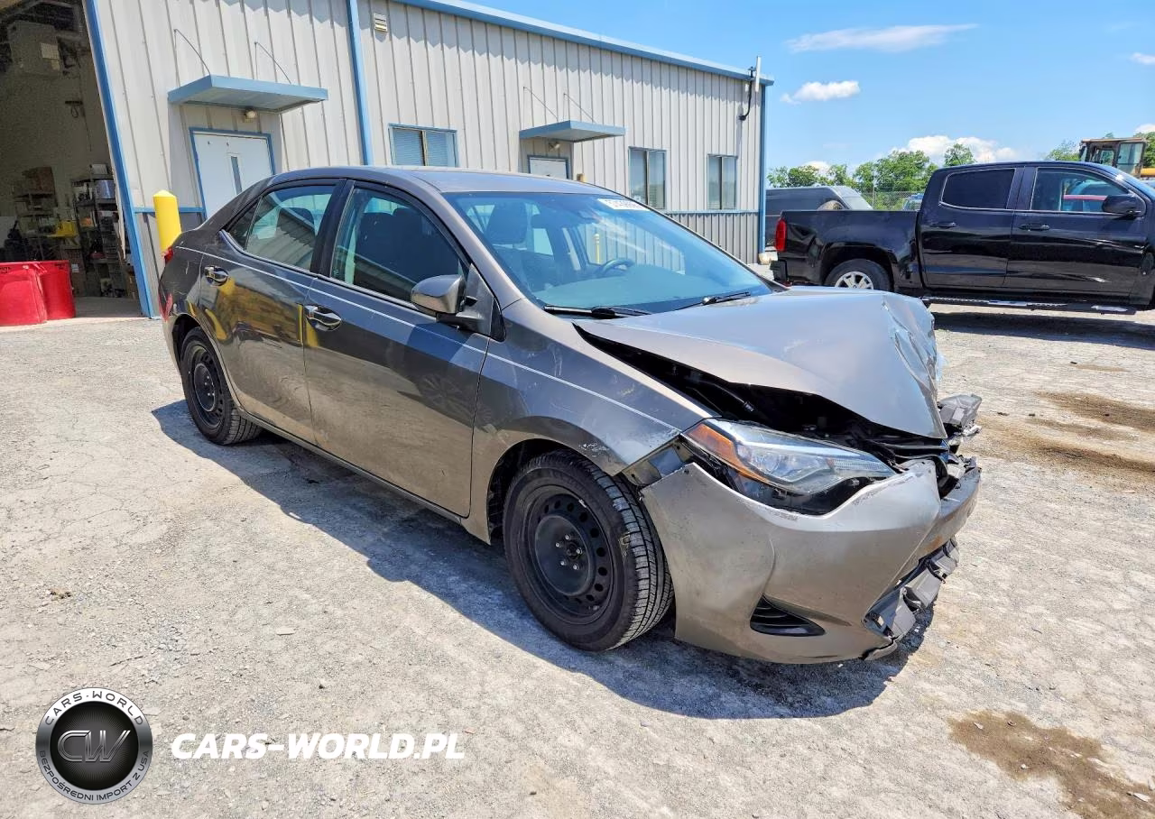 2017 Toyota Corolla Le VIN:2T1BURHE7HC832759 - 4