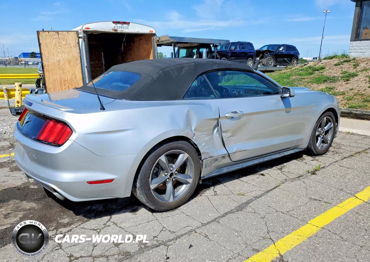 2015 Ford Mustang VIN:1FATP8EM6F5330536 - 3