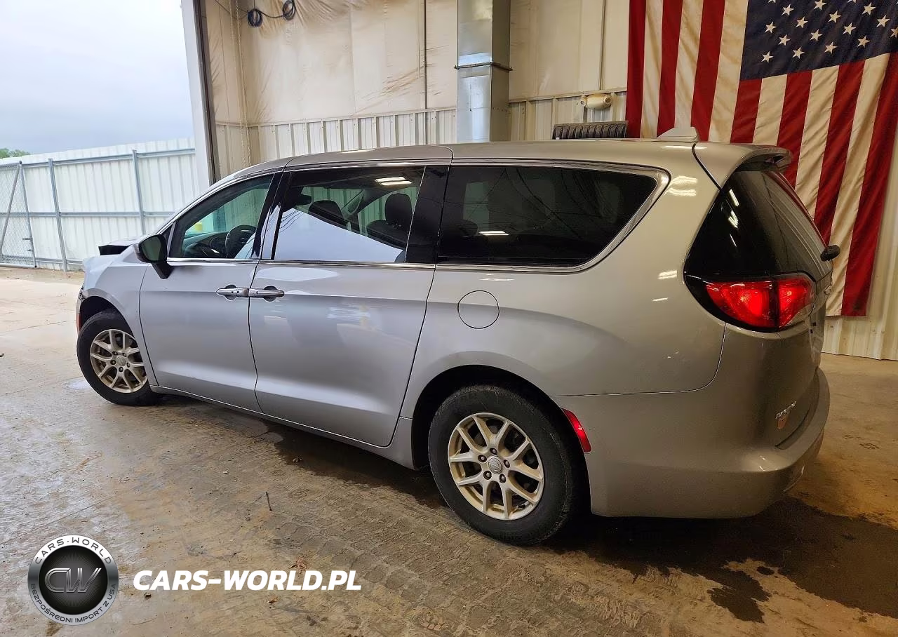 2017 Chrysler Pacifica Touring VIN:2C4RC1DG7HR578187 - 2