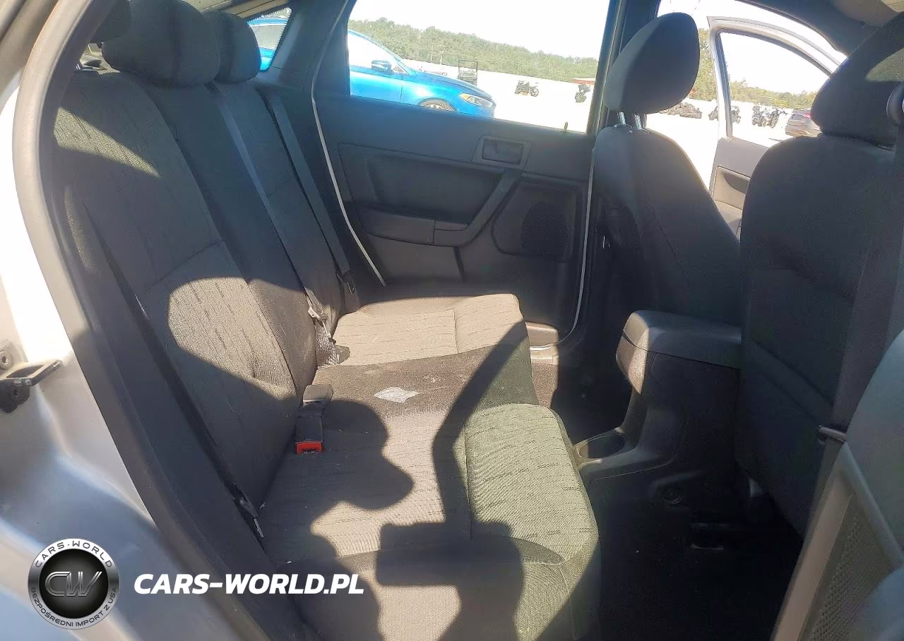 2010 Ford Focus Se VIN:1FAHP3FN5AW122926 - 10