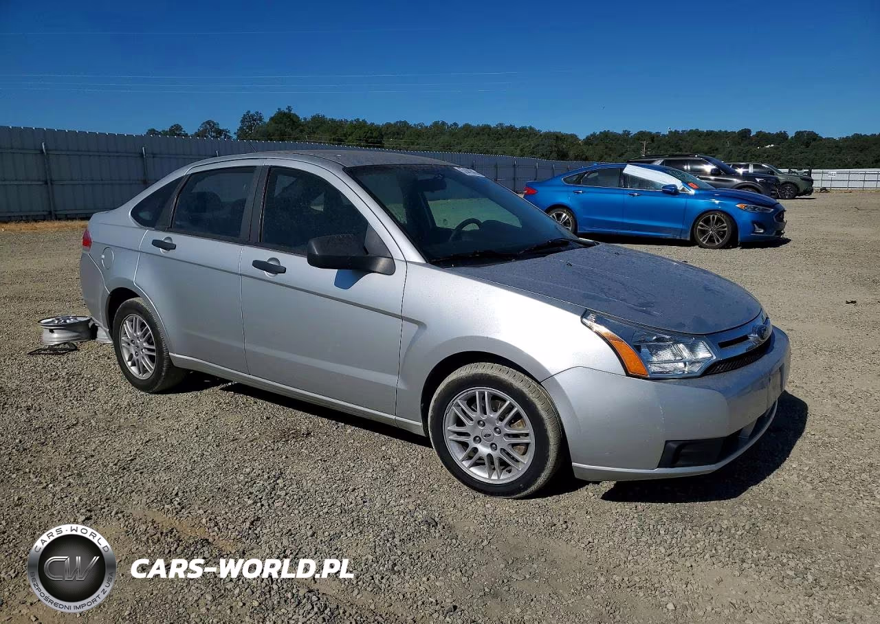 2010 Ford Focus Se VIN:1FAHP3FN5AW122926 - 4