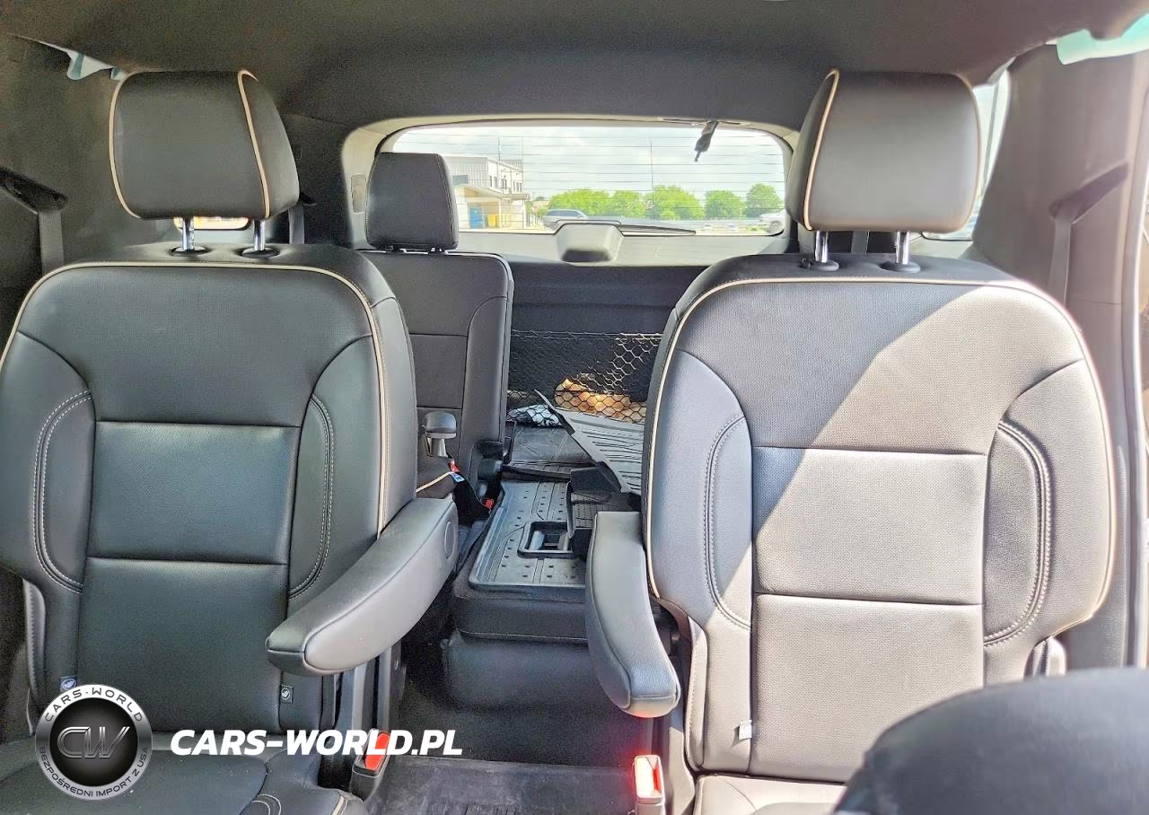 2023 Chevrolet Traverse Premier VIN:1GNEVKKW9PJ285927 - 10