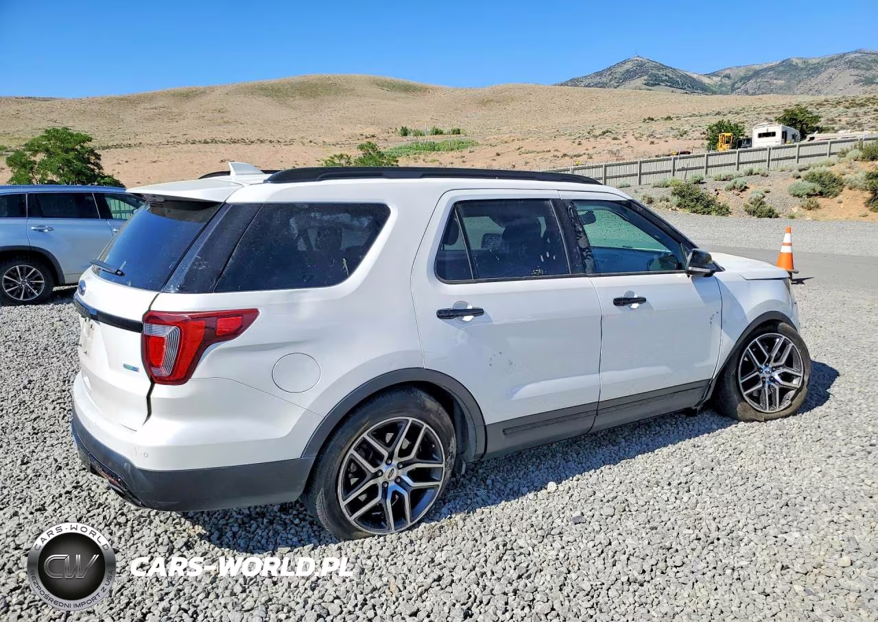 2016 Ford Explorer Sport VIN:1FM5K8GT1GGD29687 - 3