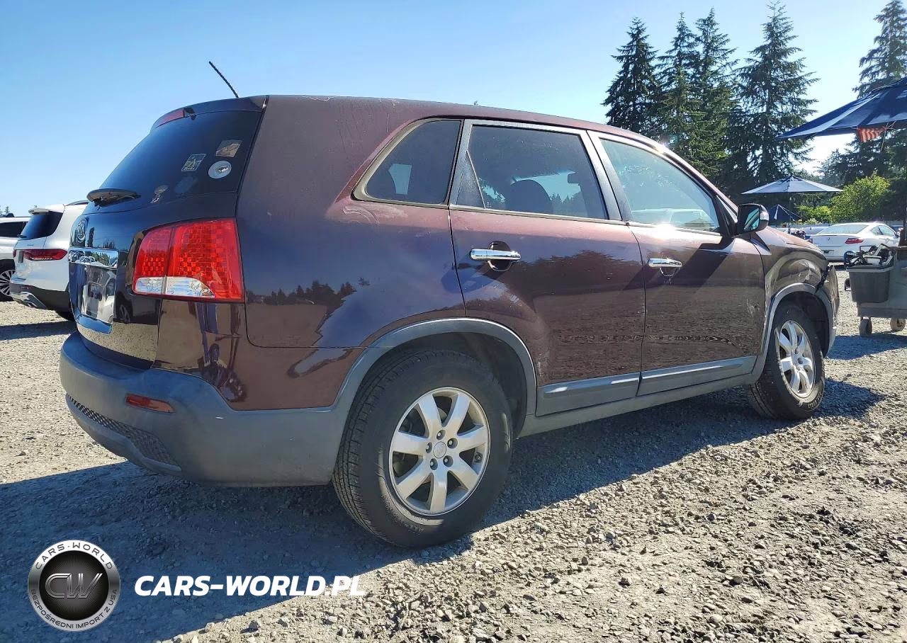 2011 Kia Sorento Lx VIN:5XYKT3A14BG153406 - 3