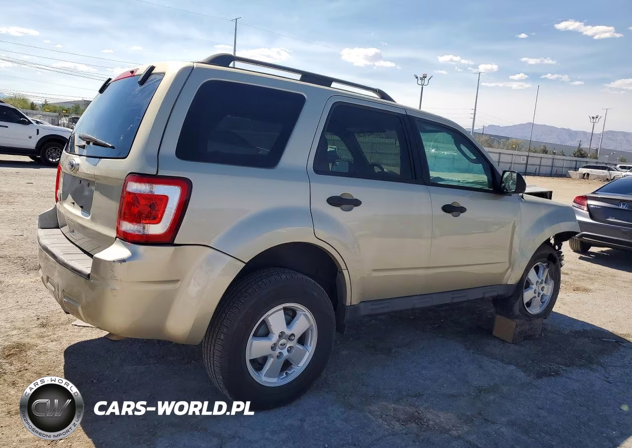 2011 Ford Escape Xlt VIN:1FMCU0D74BKB66551 - 3