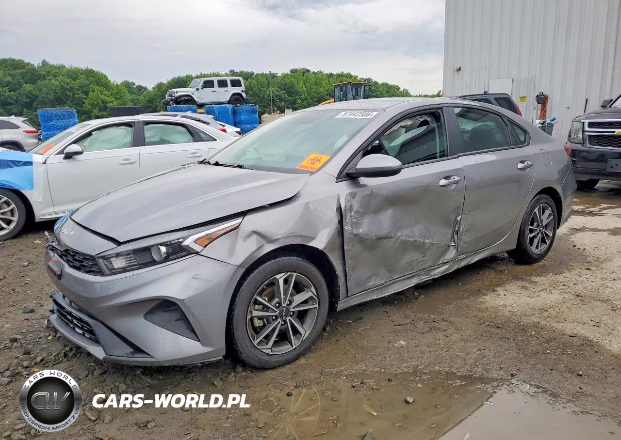 2023 Kia Forte Lxs – zdjęcie 1 z 12