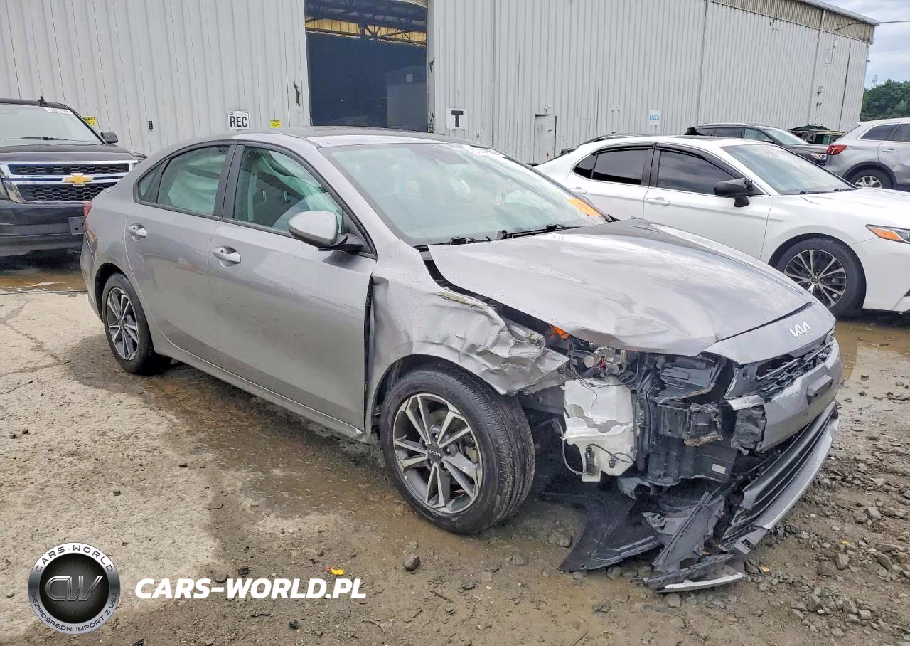 2023 Kia Forte Lxs VIN:3KPF24AD1PE525339 - 4