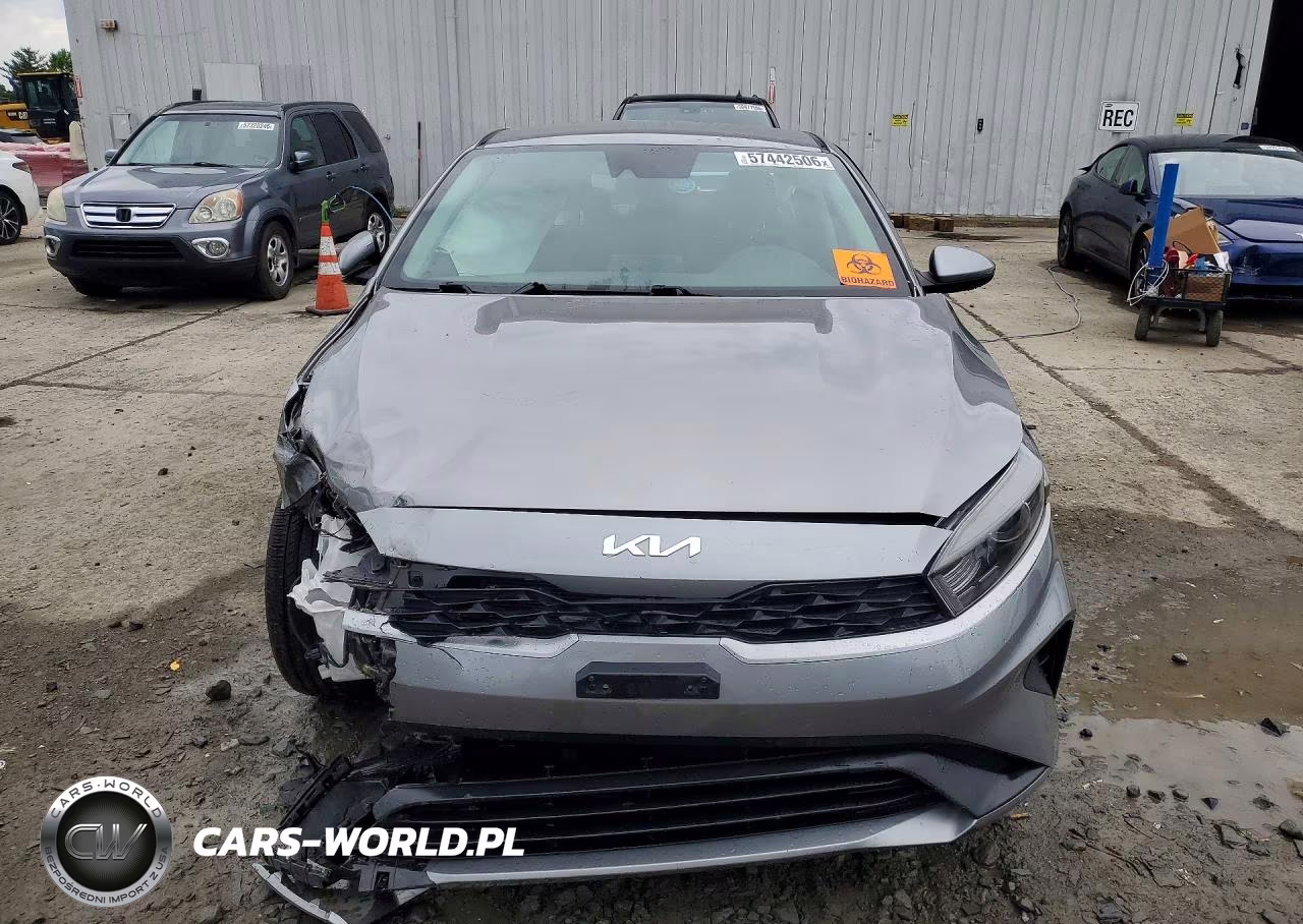 2023 Kia Forte Lxs VIN:3KPF24AD1PE525339 - 5