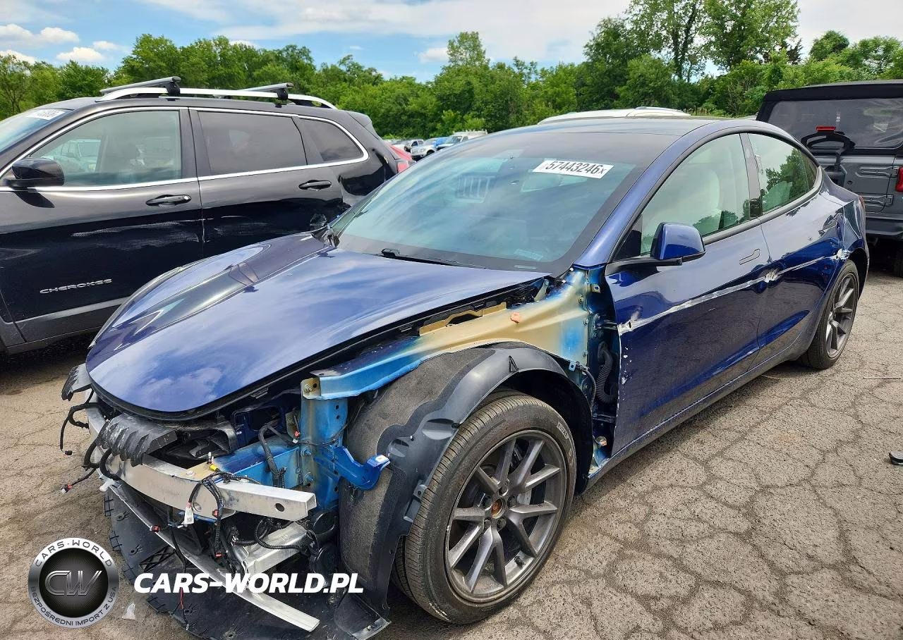 2021 Tesla Model 3 – zdjęcie 1 z 14