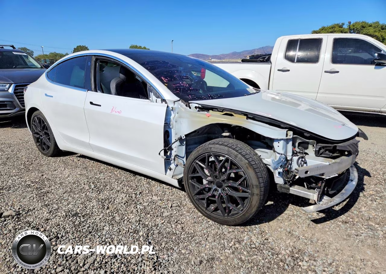 2020 Tesla Model 3 VIN:5YJ3E1EB7LF667331 - 4