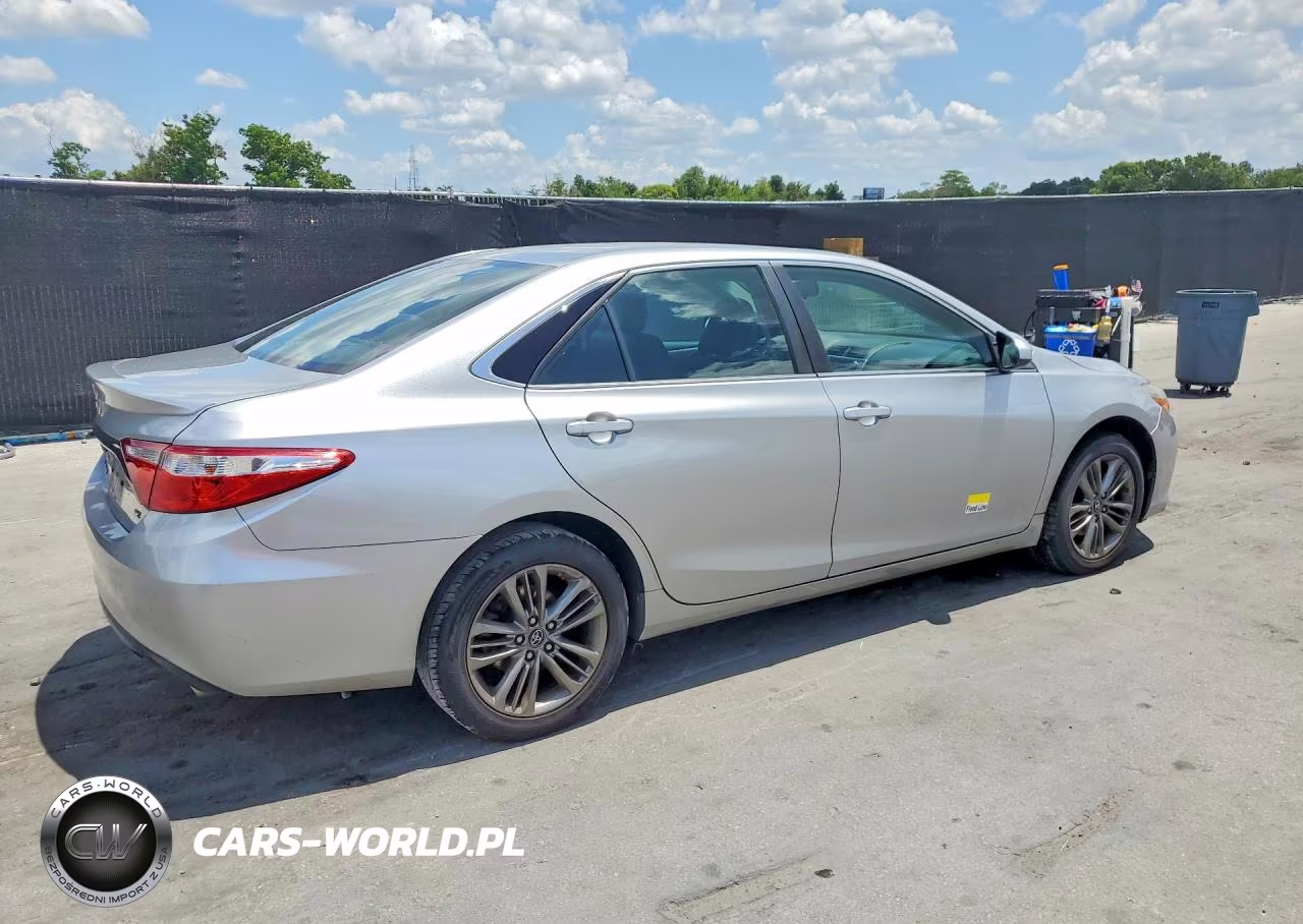 2017 Toyota Camry Se VIN:4T1BF1FK7HU737640 - 3